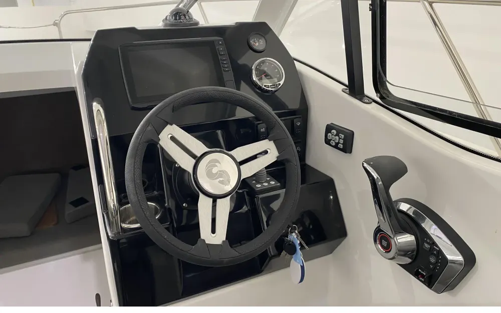 slider 2 Beneteau Antares 7 OB