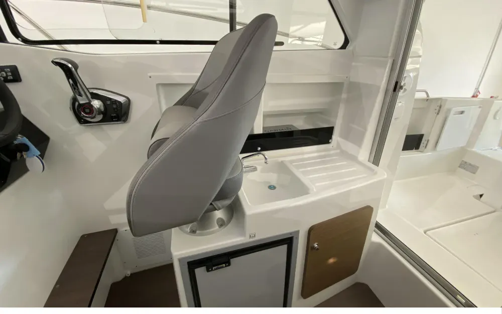 slider 5 Beneteau Antares 7 OB