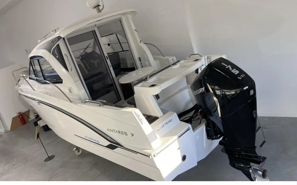 slider 8 Beneteau Antares 7 OB