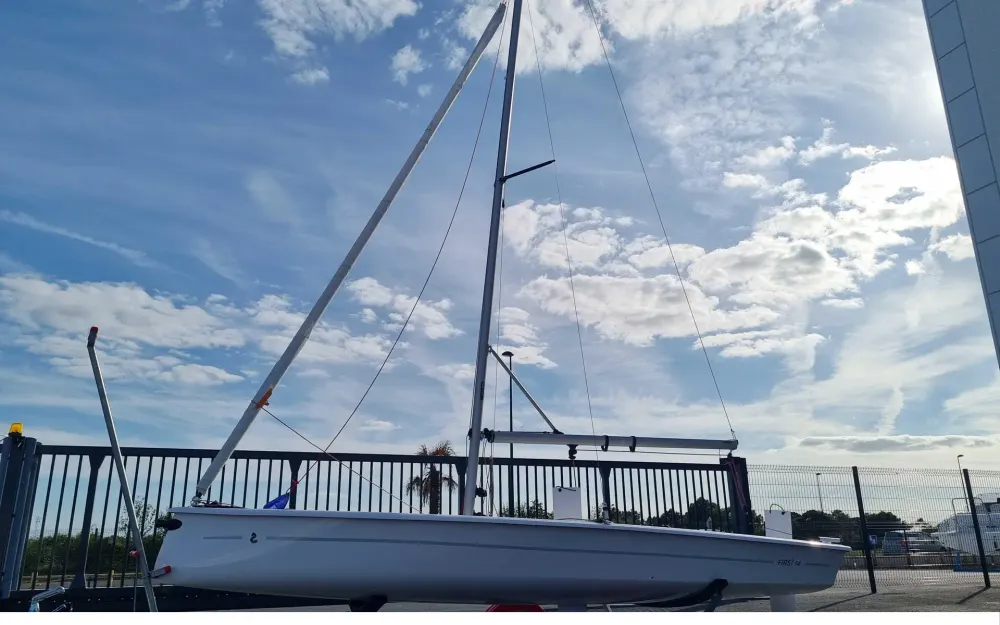 slider 2 Beneteau First 14