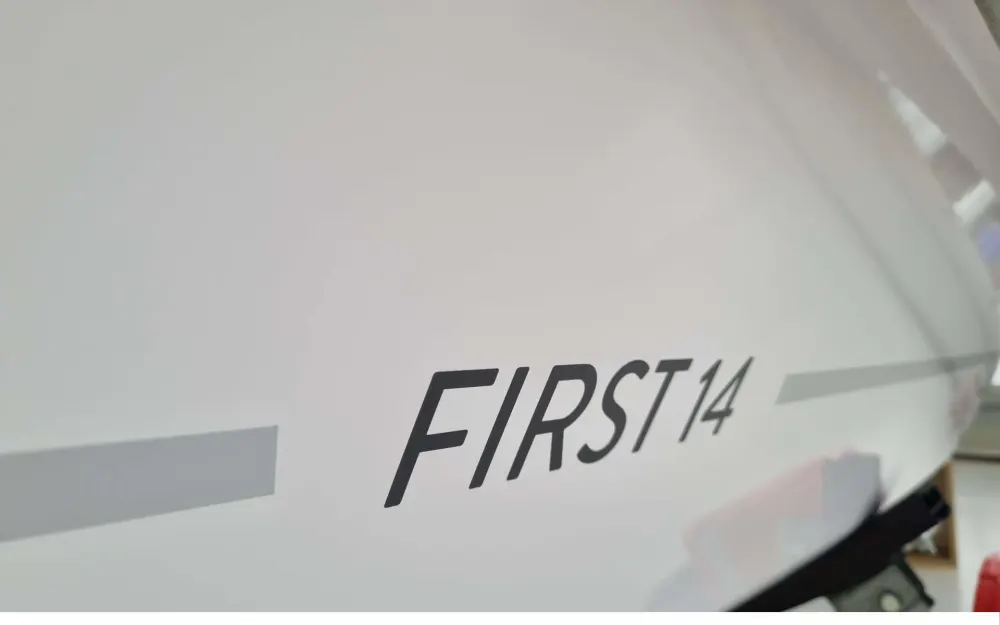 slider 5 Beneteau First 14