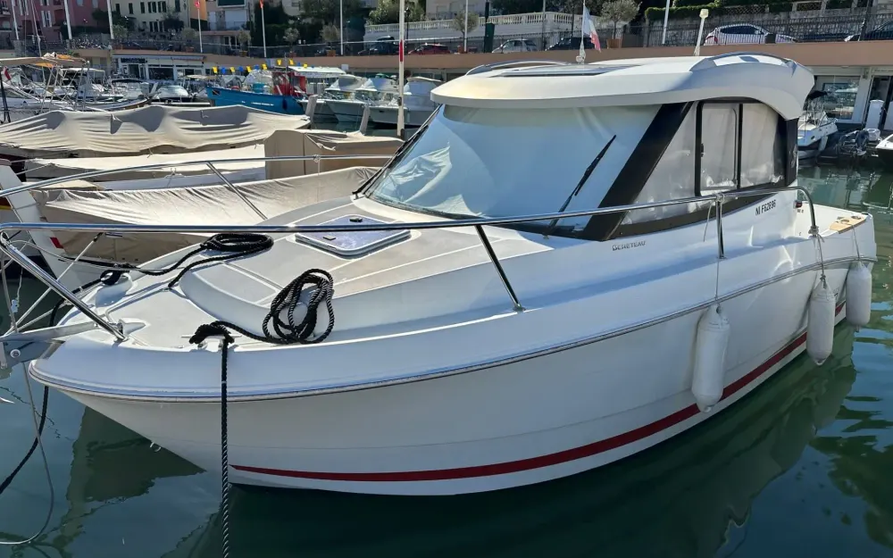 slider 14 Beneteau Antares 680