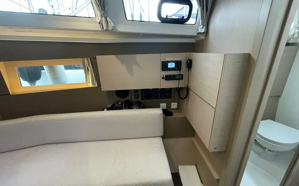 slider 10 Beneteau Oceanis 38.1