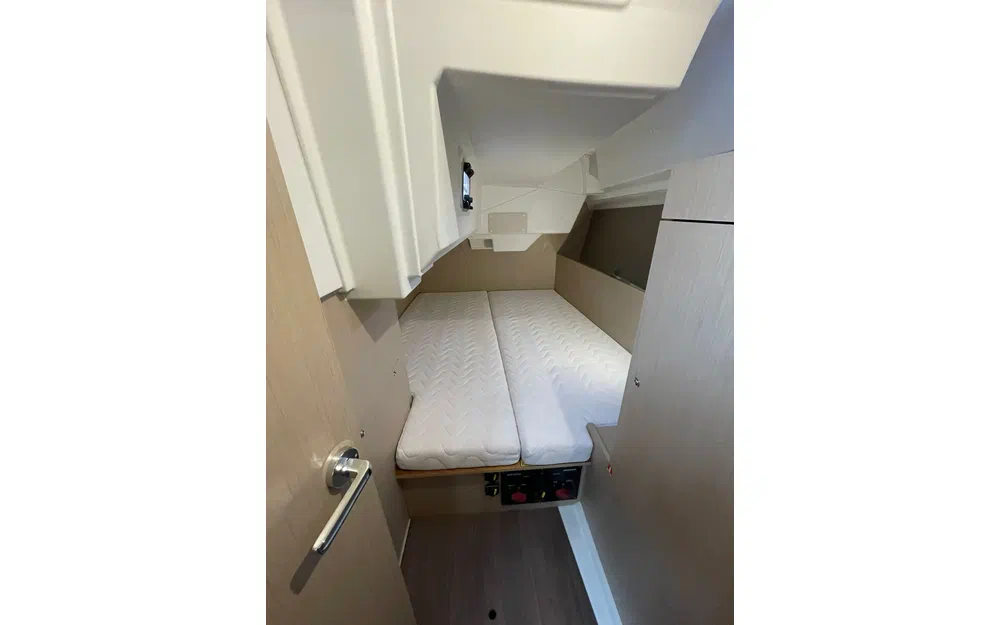 slider 11 Beneteau Oceanis 38.1