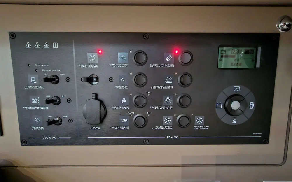 slider 15 Beneteau Oceanis 38.1