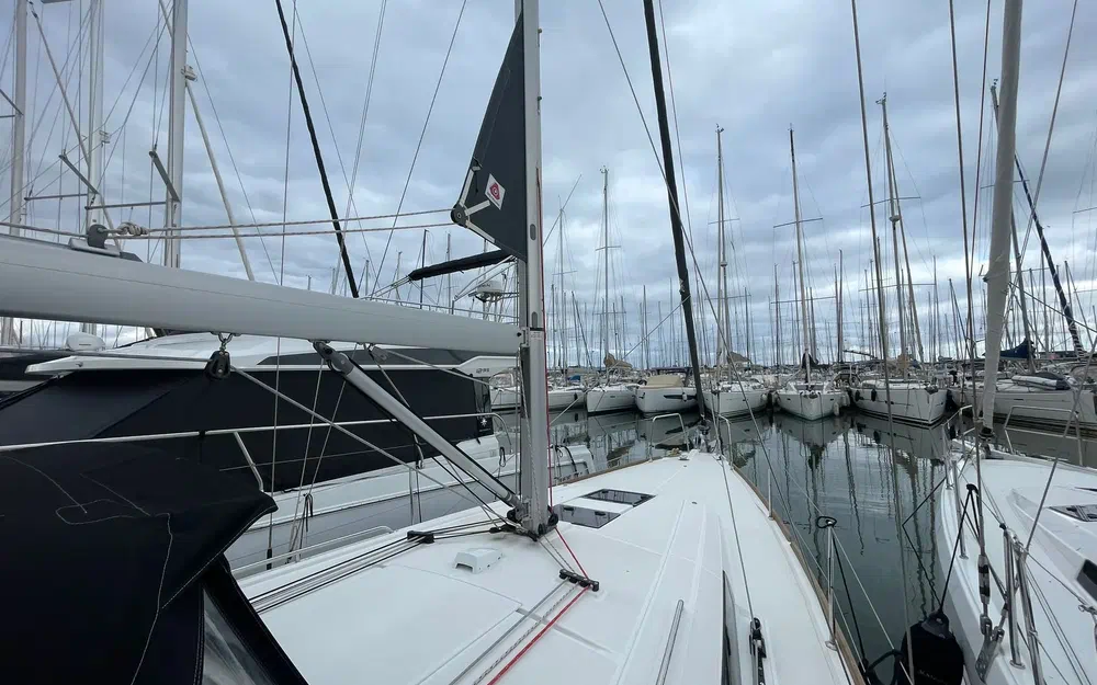 slider 4 Beneteau Oceanis 38.1