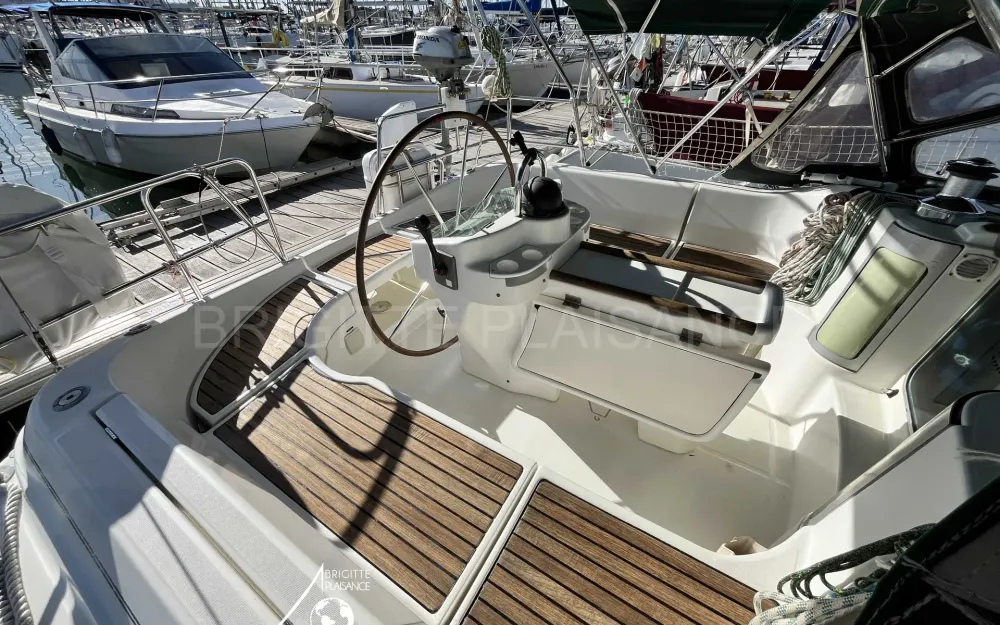 slider 1 Beneteau Oceanis 351