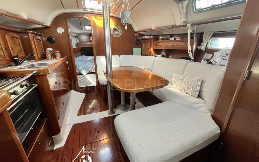 slider 2 Beneteau Oceanis 351