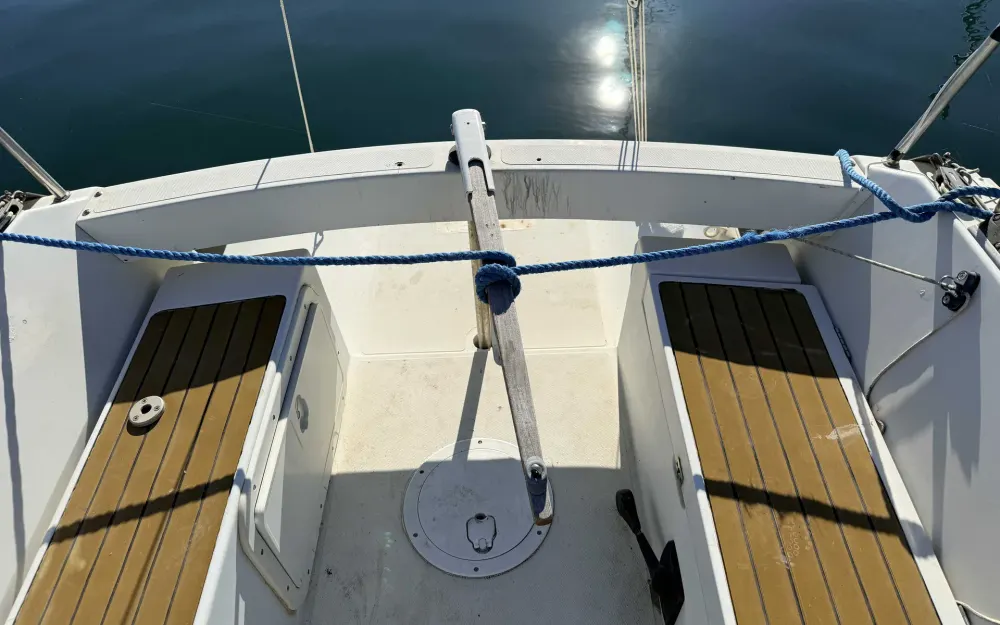 slider 9 Comar Yachts Comet 28