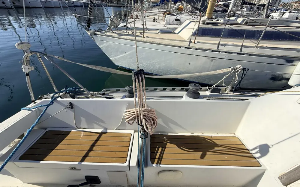 slider 11 Comar Yachts Comet 28