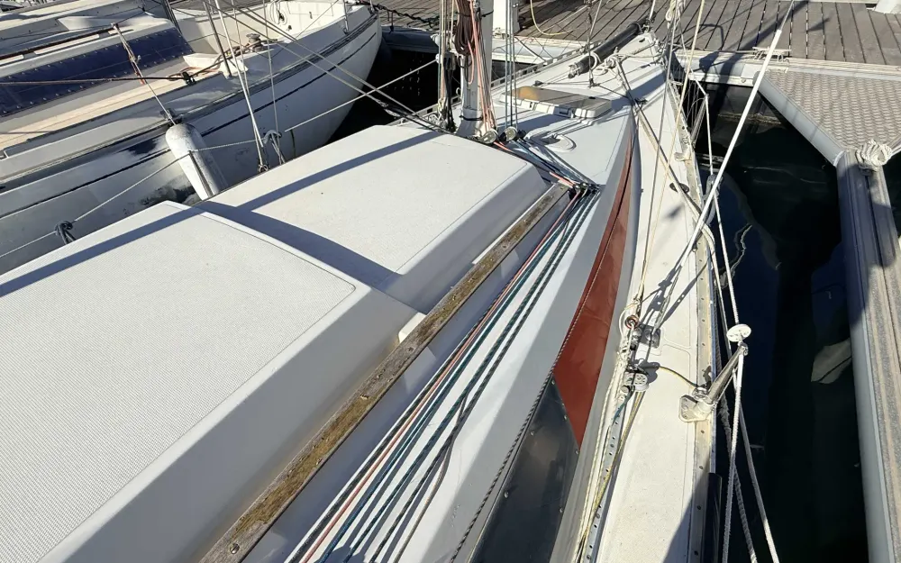 slider 6 Comar Yachts Comet 28