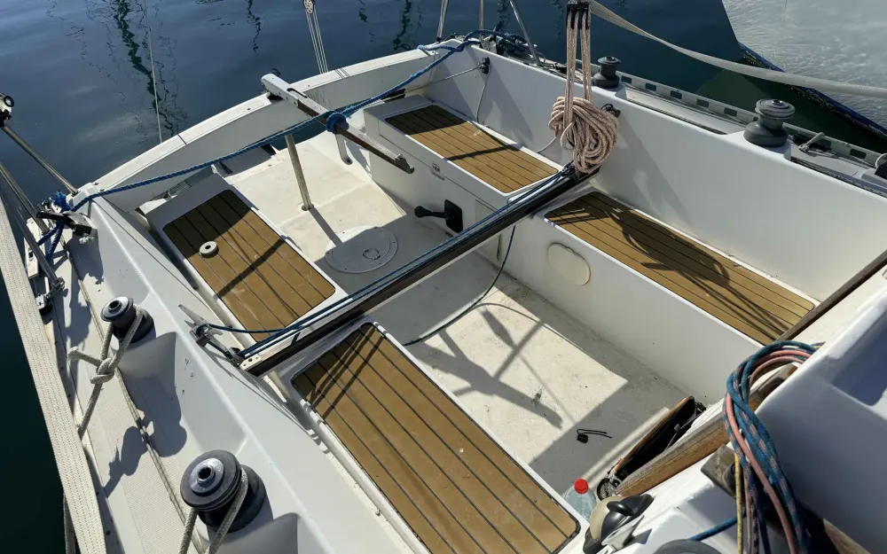 slider 8 Comar Yachts Comet 28