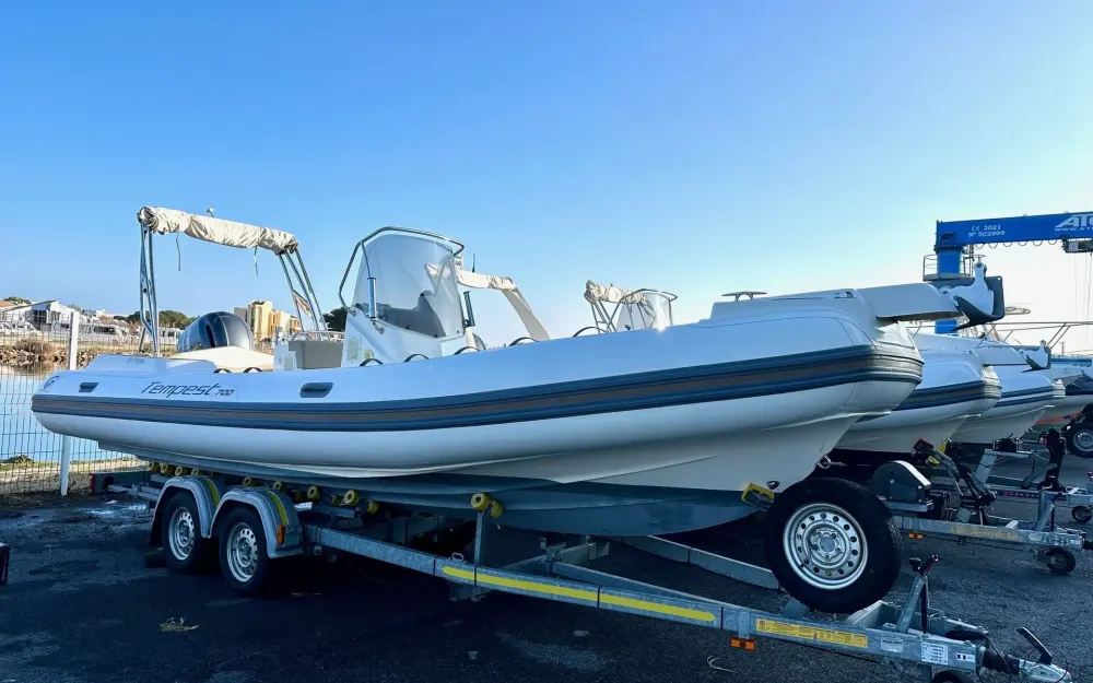 slider 0 Capelli Tempest 700