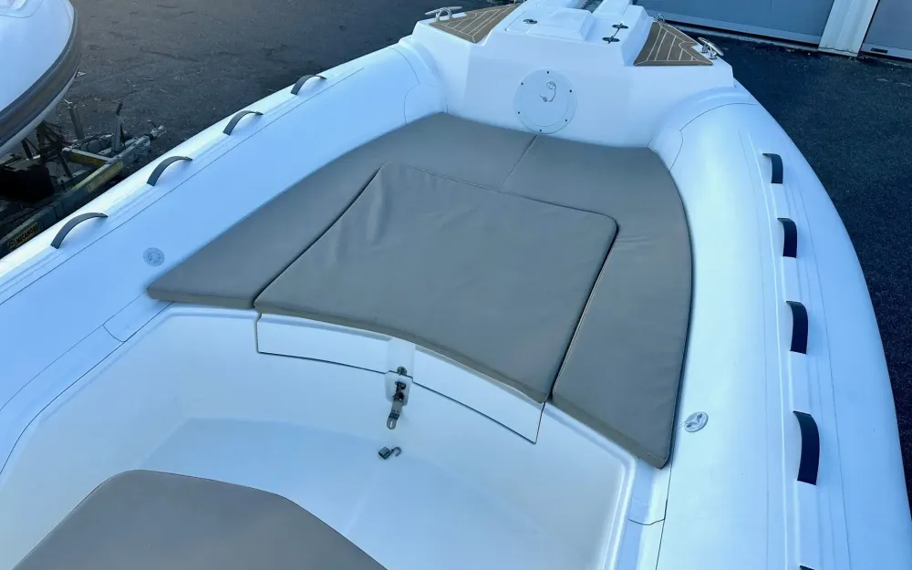 slider 4 Capelli Tempest 700