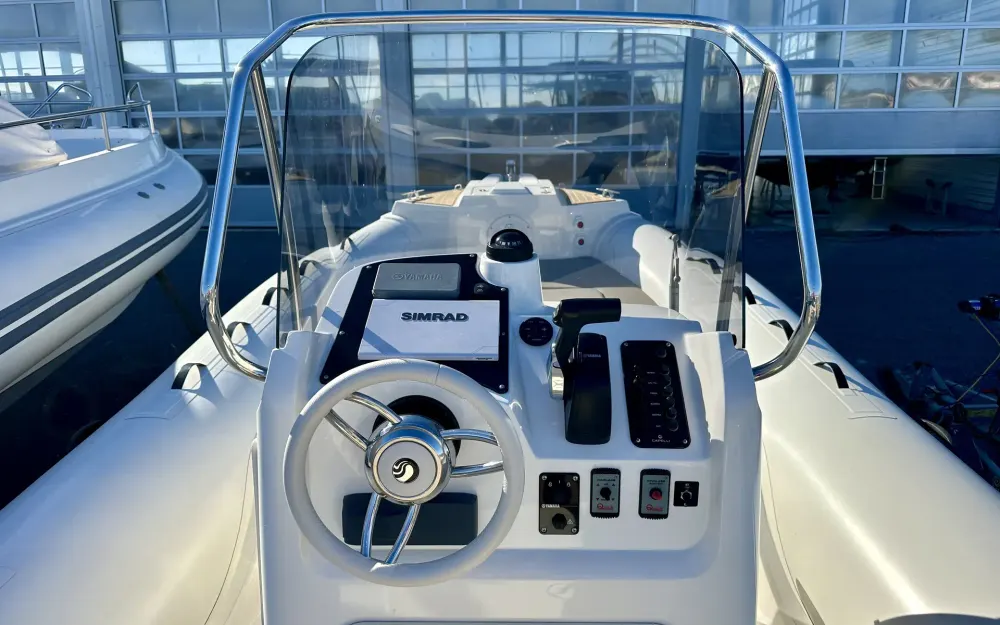slider 6 Capelli Tempest 700