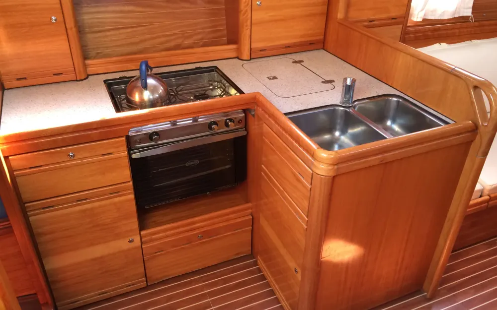 slider 0 Bavaria  37 Cruiser