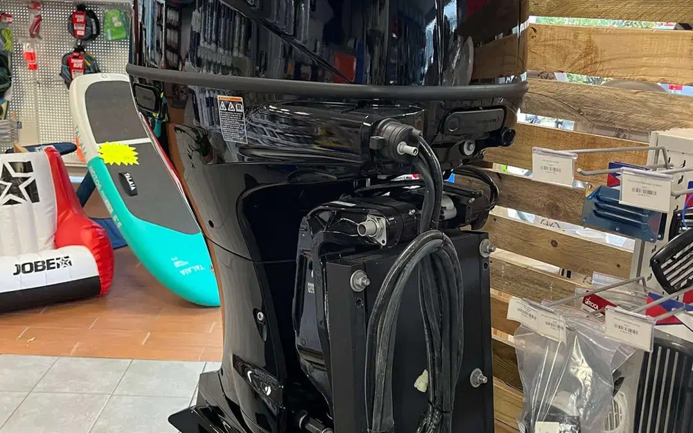 slider 1 Suzumar DF 150 AP