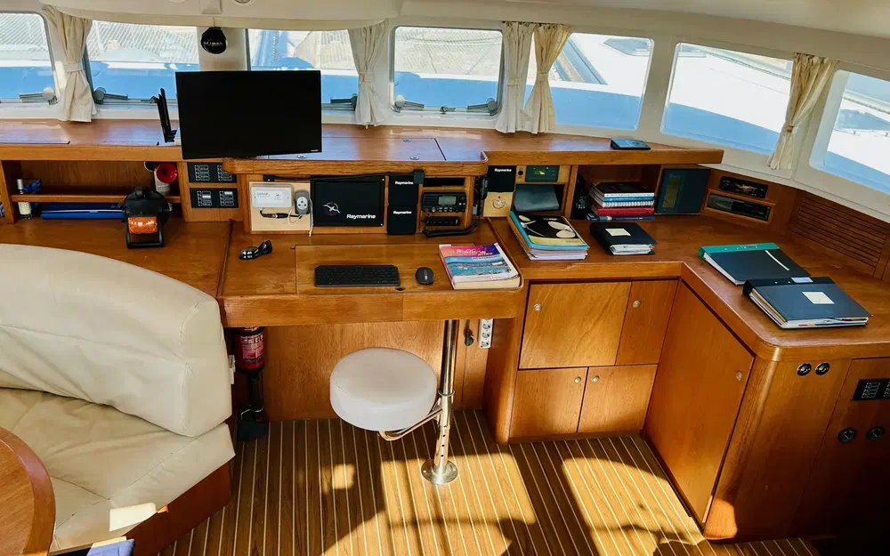 slider 8 Cnb LAGOON 570