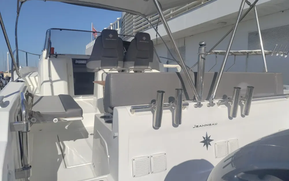 slider 4 Jeanneau Cap Camarat 9.0 WA