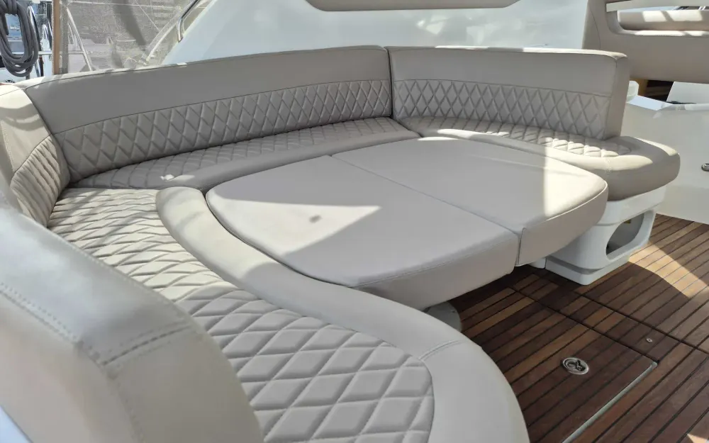 slider 11 Beneteau Monte Carlo 37