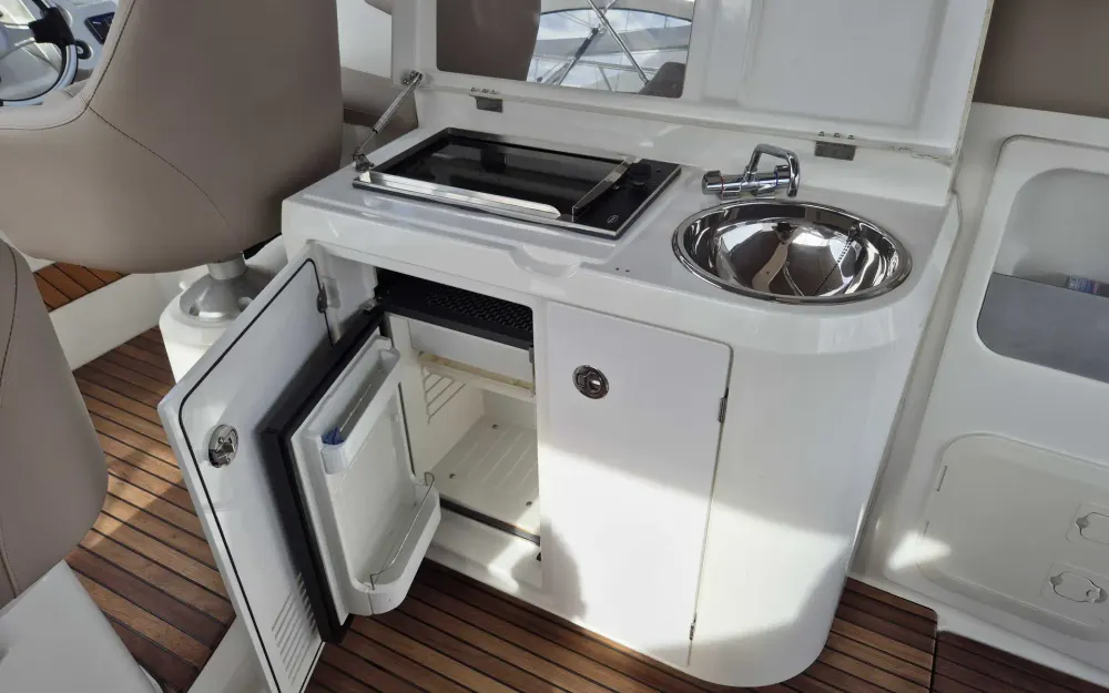slider 12 Beneteau Monte Carlo 37