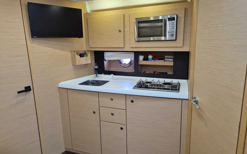 slider 18 Beneteau Monte Carlo 37