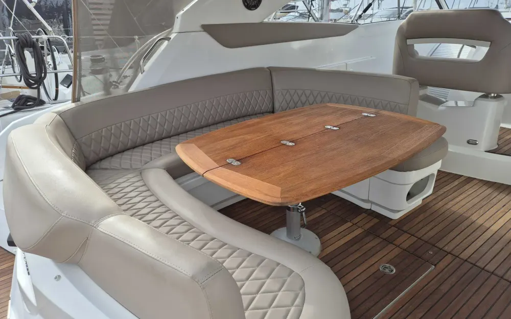 slider 4 Beneteau Monte Carlo 37