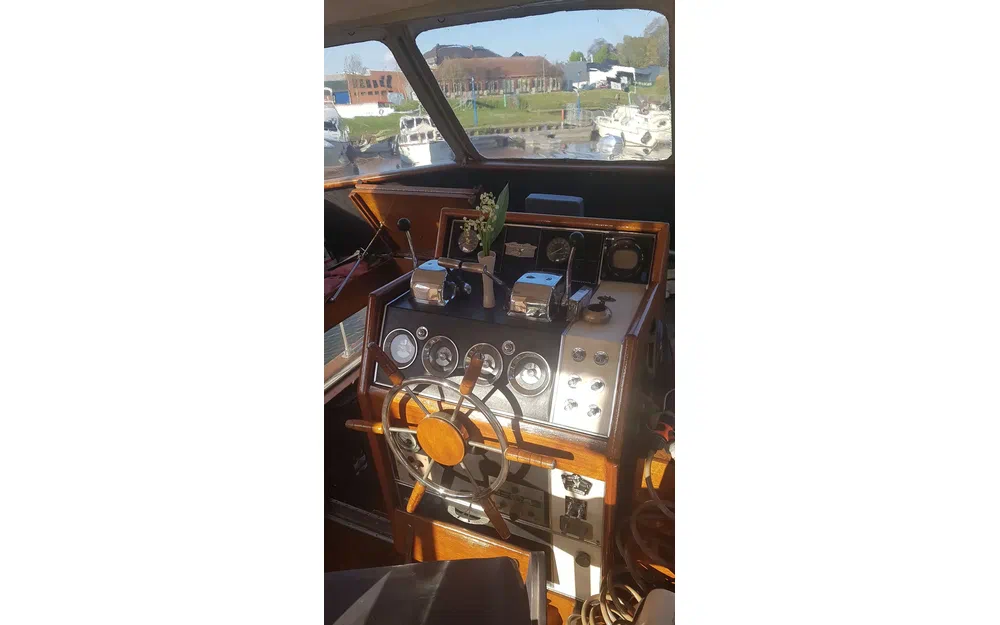 slider 3 Chris Craft 40