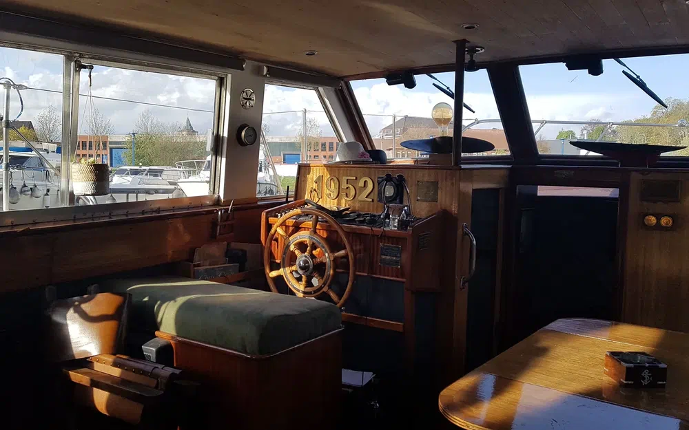 slider 5 Chris Craft 40