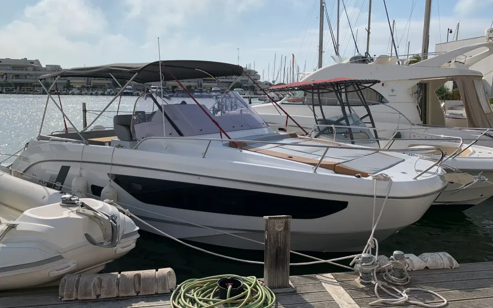slider 1 Beneteau Flyer 9 Sundeck