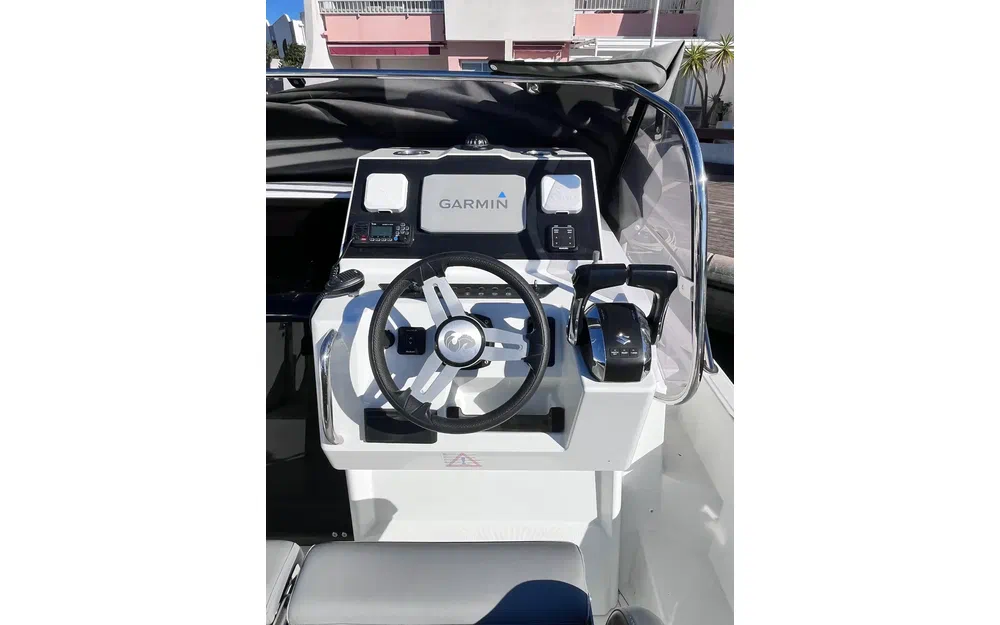 slider 1 Beneteau Flyer 9 Sundeck