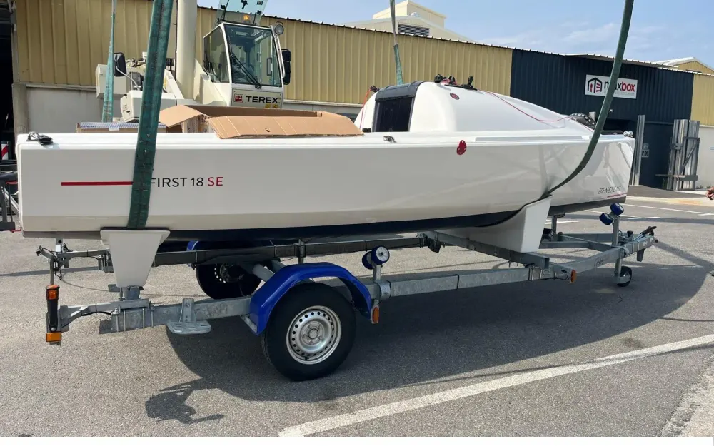 slider 0 Beneteau First 18