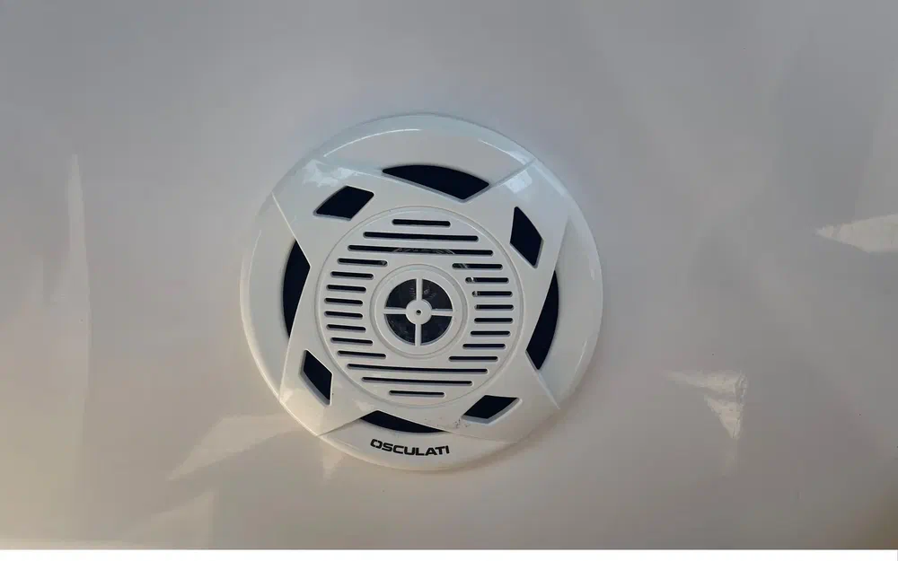 slider 1 Eolo Marine 6.4 EL