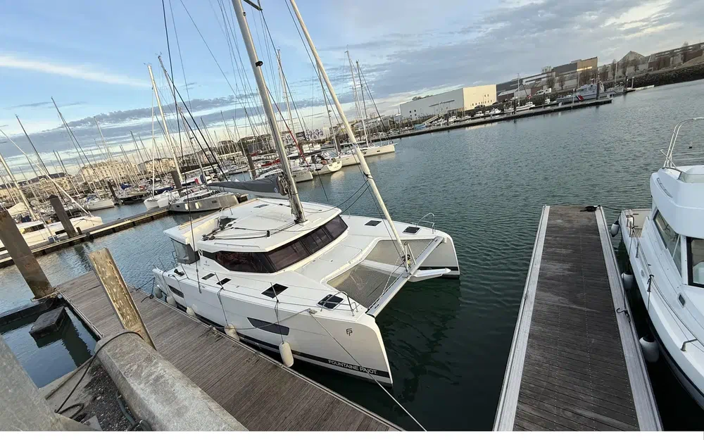 slider 5 Fountaine Pajot Isla 40