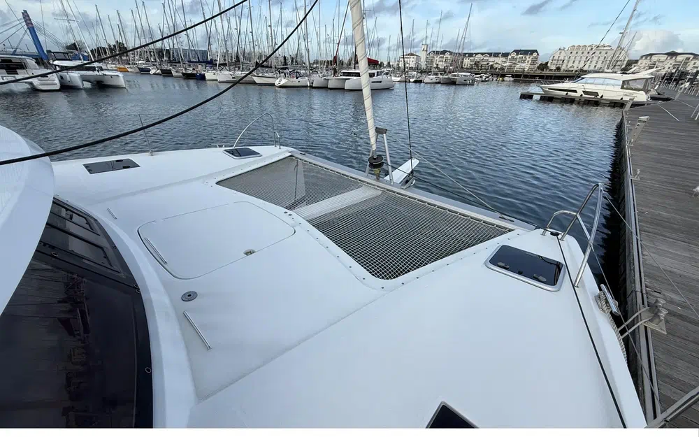 slider 10 Fountaine Pajot Isla 40