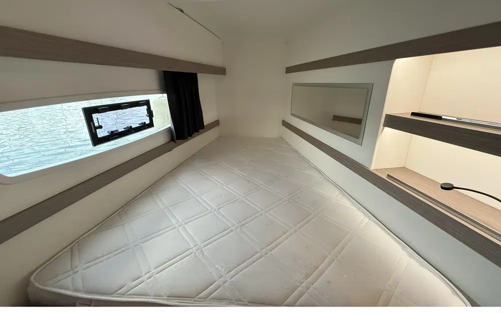 slider 13 Fountaine Pajot Isla 40