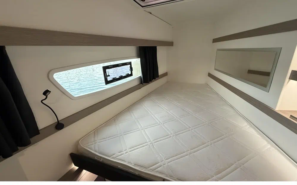 slider 16 Fountaine Pajot Isla 40