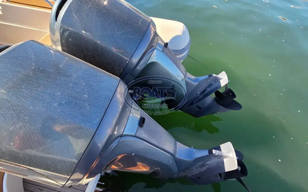 slider 13 Capelli Tempest 900