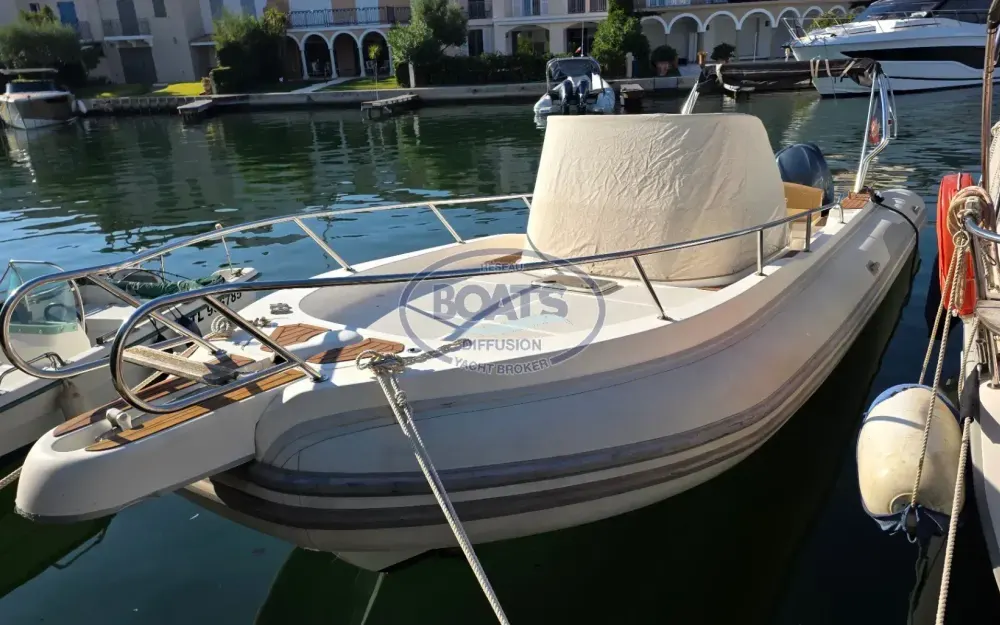 slider 14 Capelli Tempest 900WA
