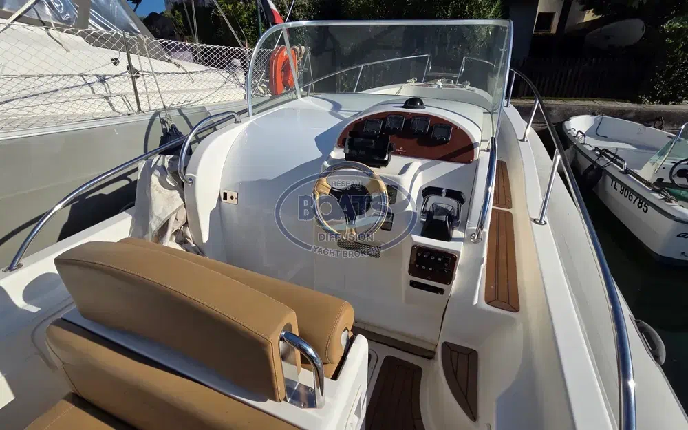 slider 2 Capelli Tempest 900