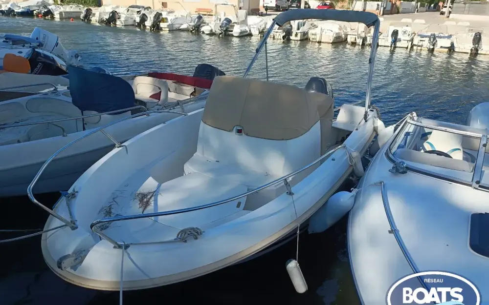 slider 0 Jeanneau Cap Camarat 555 CC