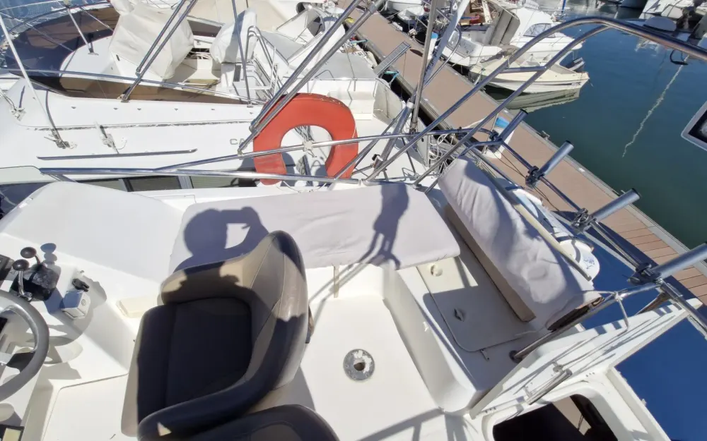 slider 17 Beneteau Antares 980
