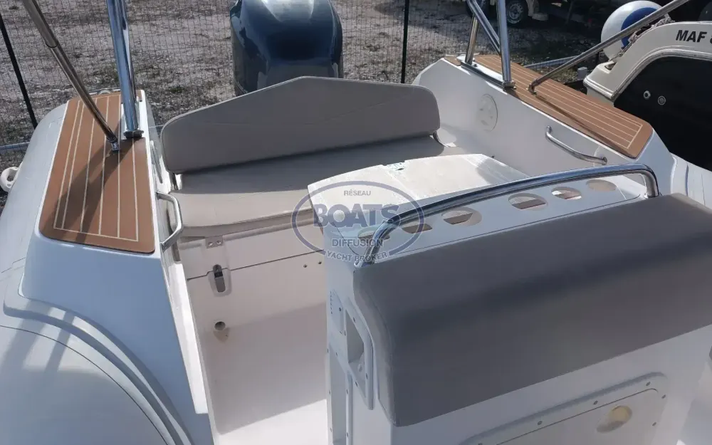 slider 2 Capelli Tempest 700