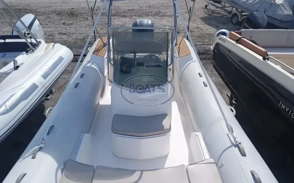 slider 4 Capelli Tempest 700