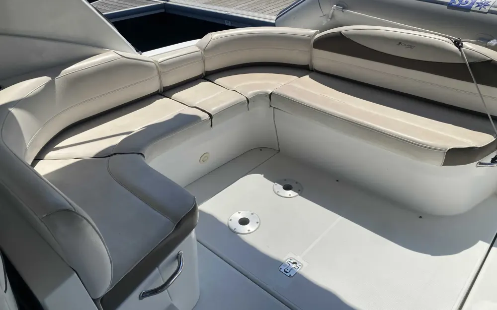 slider 2 Cruisers Yachts  330 Express