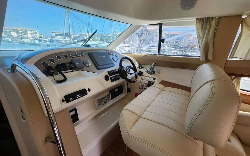 slider 14 Prestige Yachts 42 Fly