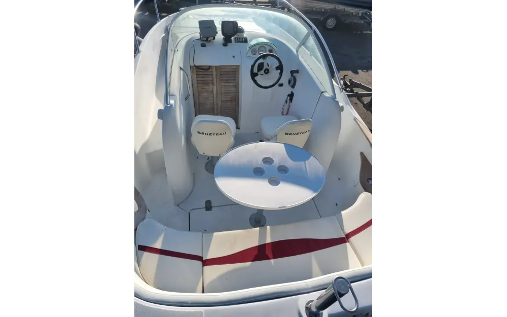 slider 8 Beneteau Flyer 650 Open