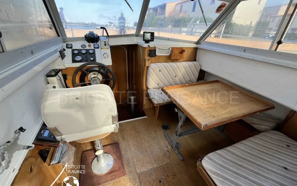 slider 3 Beneteau Antares 800