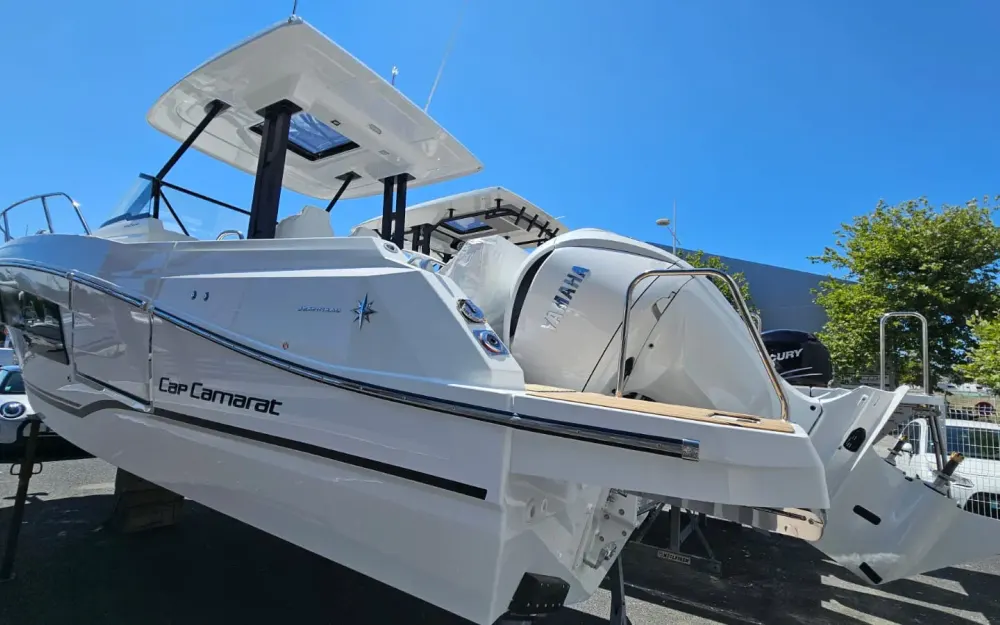 slider 1 Jeanneau Cap Camarat 9.0 WA Serie 2