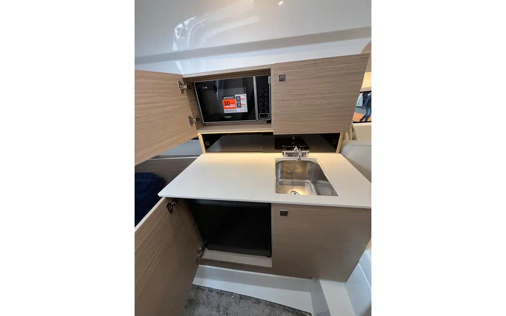 slider 4 Jeanneau Cap Camarat 9.0 WA